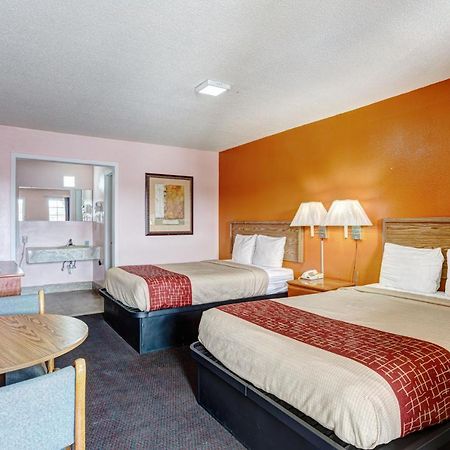 Regency Inn Fayetteville Luaran gambar