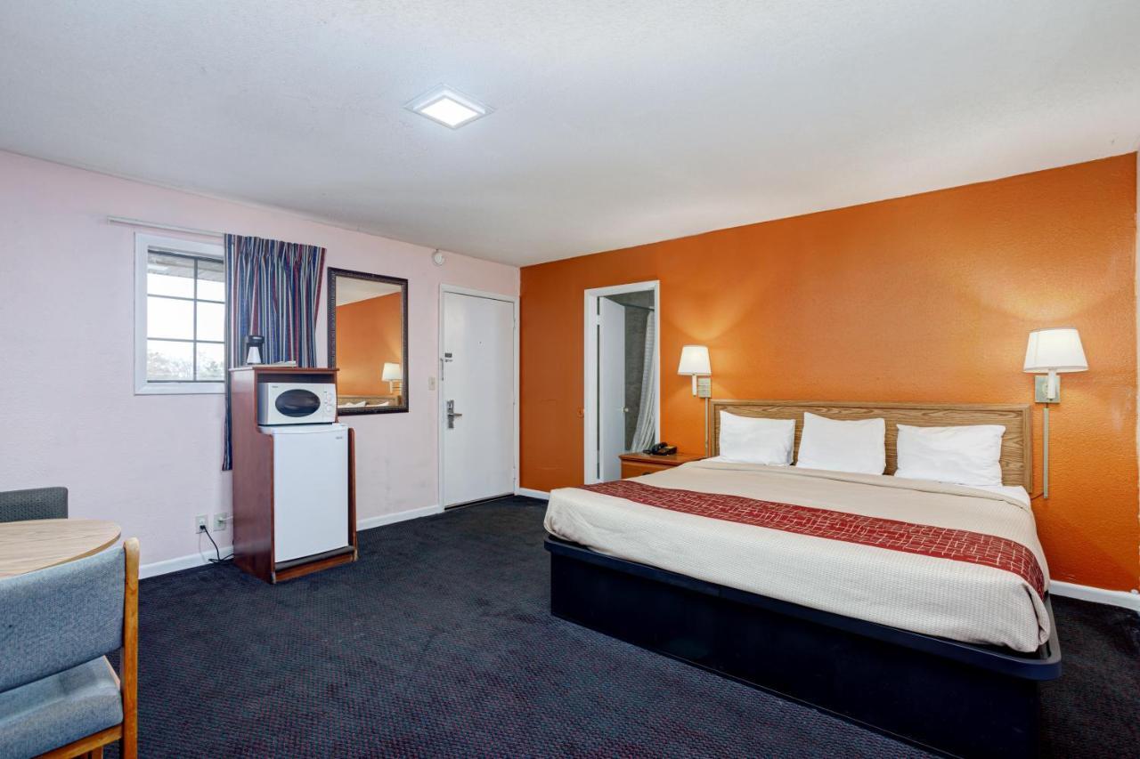 Regency Inn Fayetteville Luaran gambar
